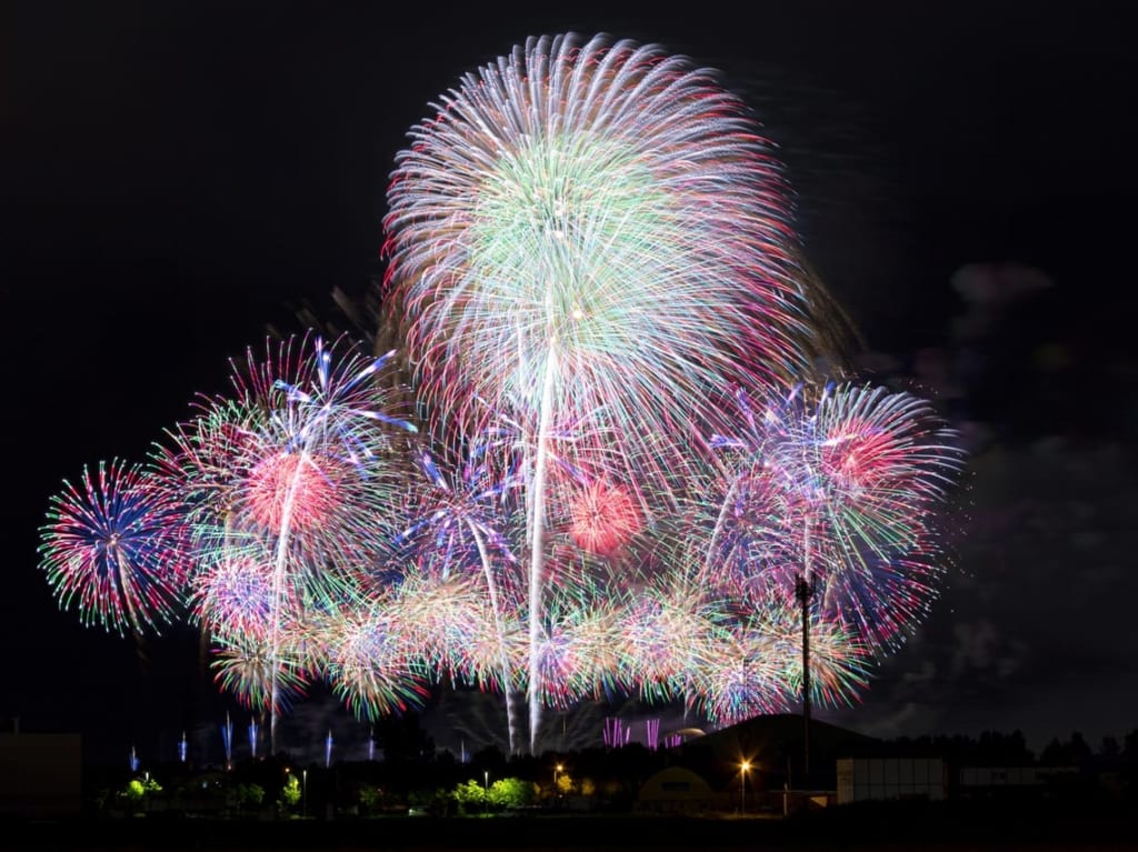 「モエレ沼公園」で行われる花火大会「北海道芸術花火」が、2024年は9月7日に開催が決定しました