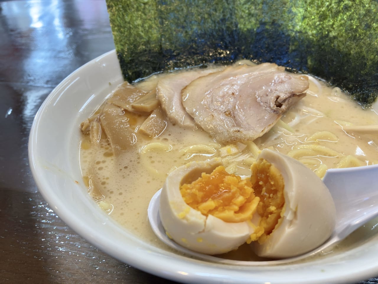 残念・・・。もうチョットで閉店までしちゃうの？　「アジトケ美香保店」のラーメンを食べてみた。