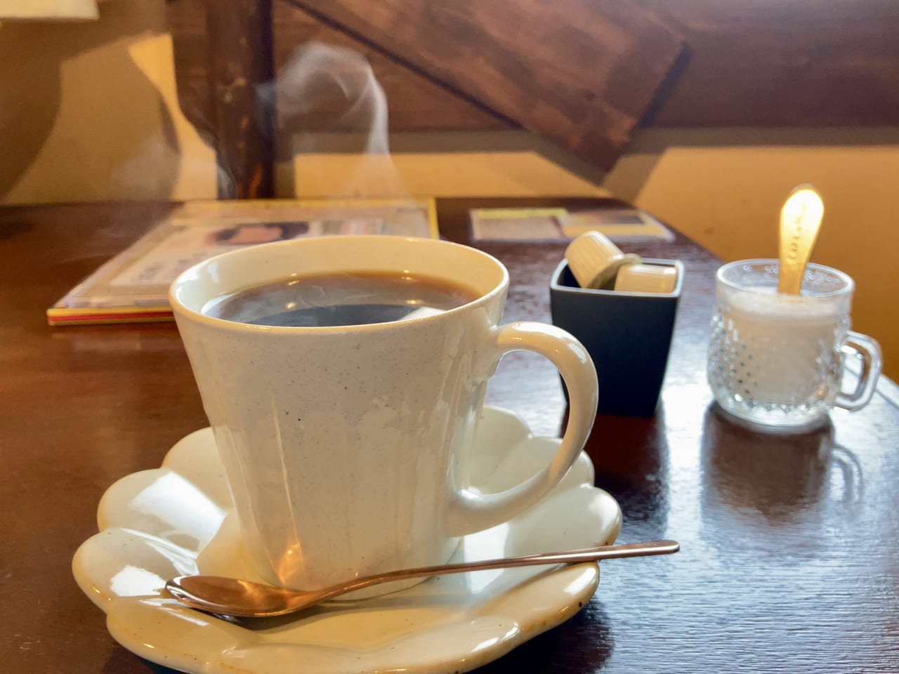 こだわりのコーヒーと魅力的なスイーツが楽しめるカフェ「cafe vivid life」に行ってみた