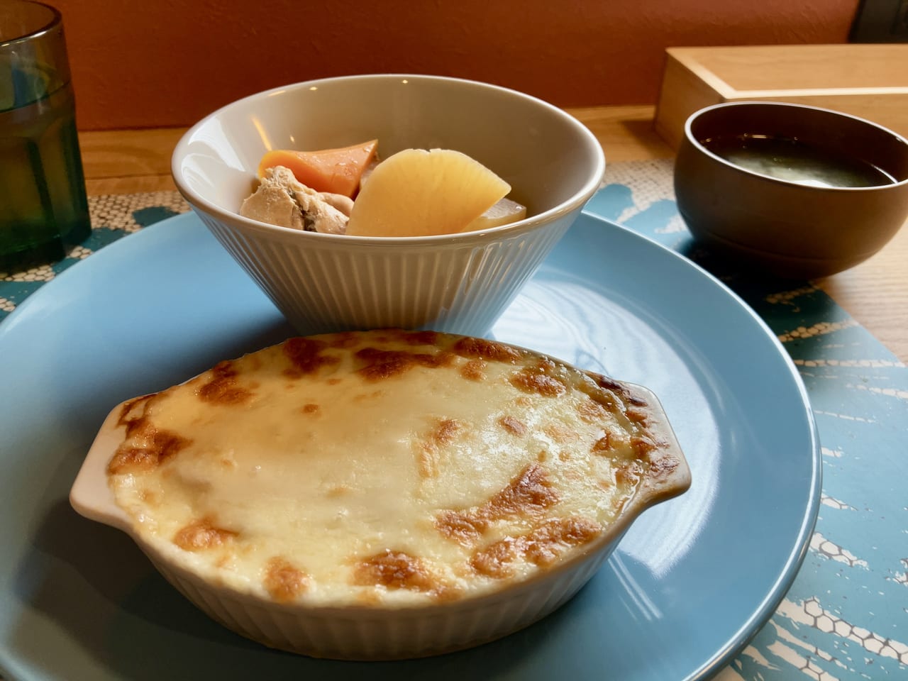 ワッフルの提供は終了したけど、ほっこり美味しいランチが食べられる。アリオ札幌に近い「モニュセドカフェ」に行ってみた。