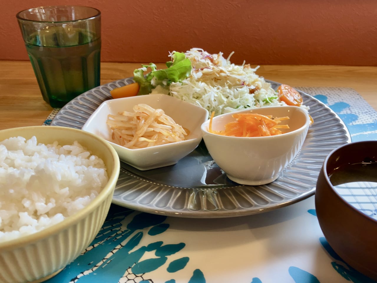 ワッフルの提供は終了したけど、ほっこり美味しいランチが食べられる。アリオ札幌に近い「モニュセドカフェ」に行ってみた。