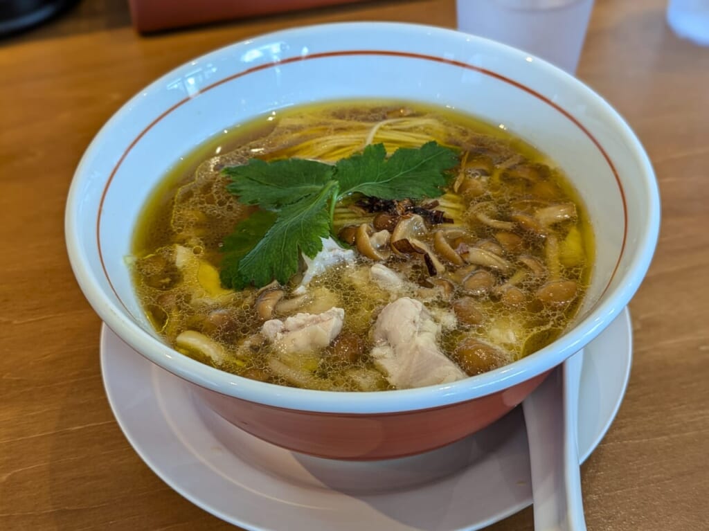 中華そば食堂田中の地鶏となめこの中華そば
