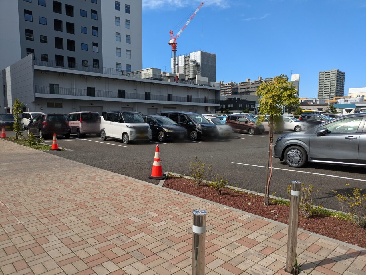 デアウネ札幌　駐車場