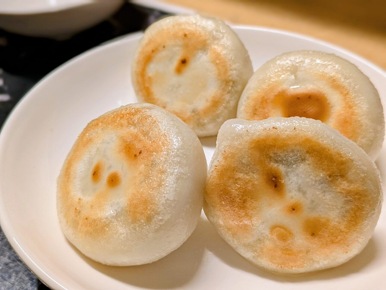 カフェサンテニュイ　肉汁焼き餃子