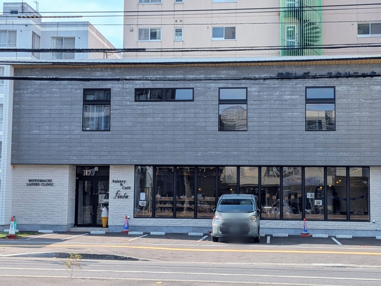 ベーカリー&カフェ フィオラ 元町